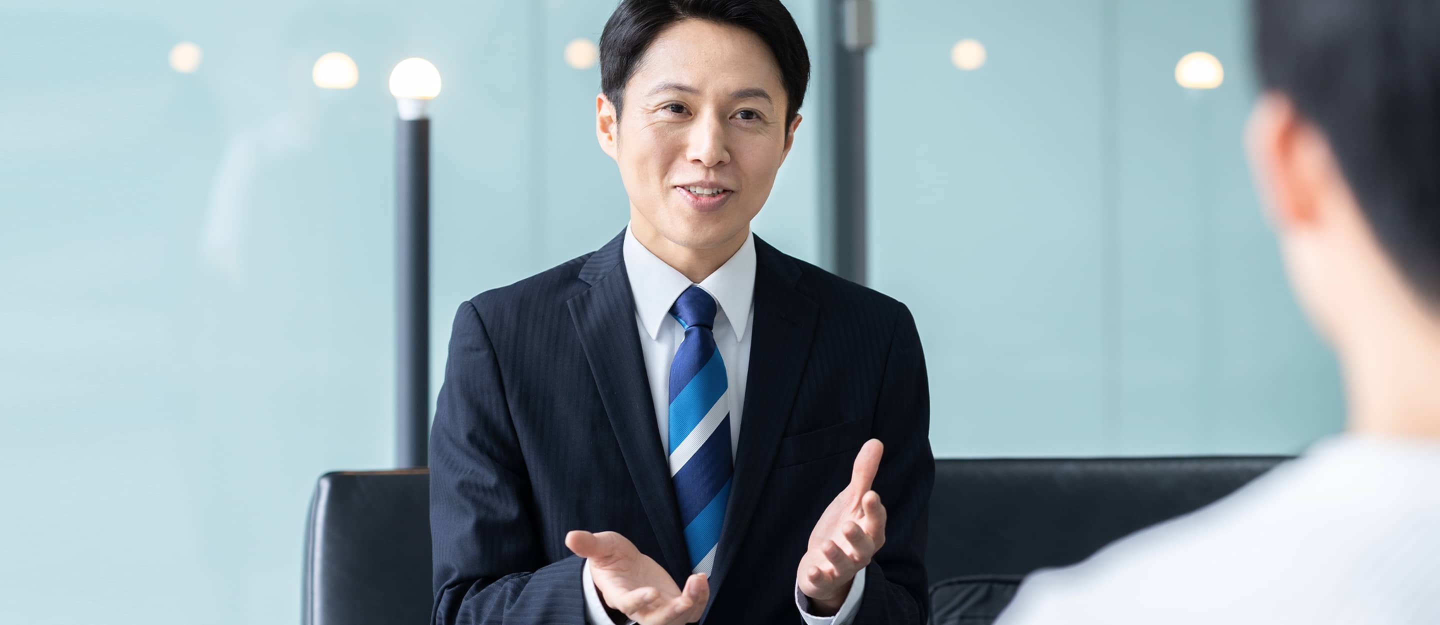 トップセールスは見た目から違う?売れる営業の特徴と身だしなみを整える理由とは