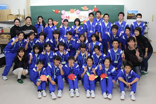 A photo taken with the participating students