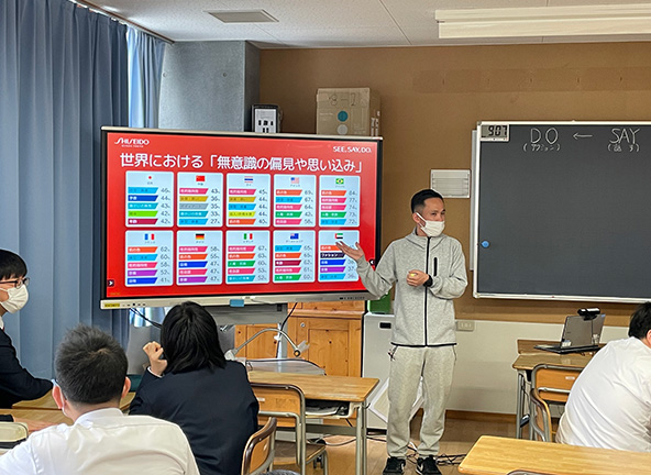 Pre-enrollment class utilizing the program at Itabashi Kuritsu Itabashi Daisan Junior High School in Japan