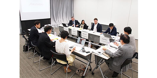 Photo 2: Dialogue with human rights experts, such as the Danish Institute for Human Rights
