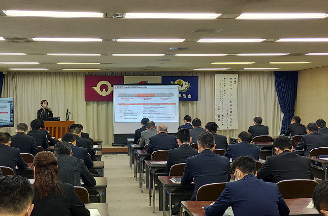 Lecture on Empowering Women Given at the Yamaguchi Prefectural Police Headquarters