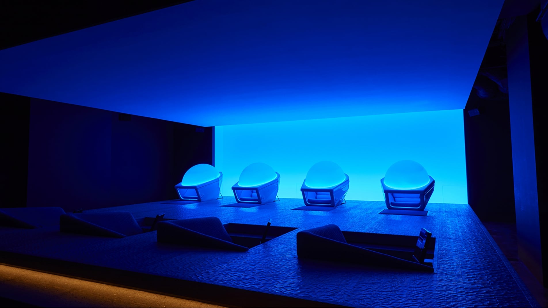 The concept "Awaken Your Beauty" on the basement floor; a program that stimulates the five senses and meditation pods offer you the "Inner Beauty Charge" experience