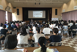 「教諭対象 養護教諭研究会」の様子
