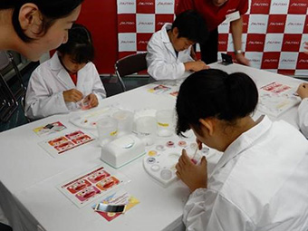 「科学の祭典・全国大会」に、今年も『リップグロスづくり』出展