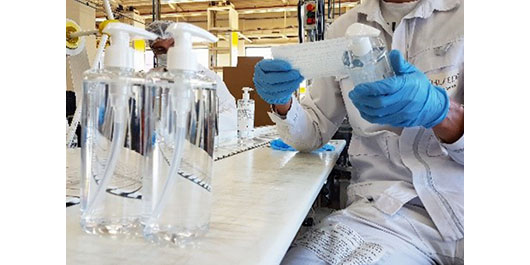 フランスの工場で消毒液35万本以上製造 