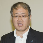 板垣氏