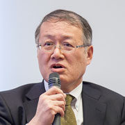 板垣氏