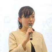 亀倉 弘美氏