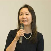 山崎 恵子氏