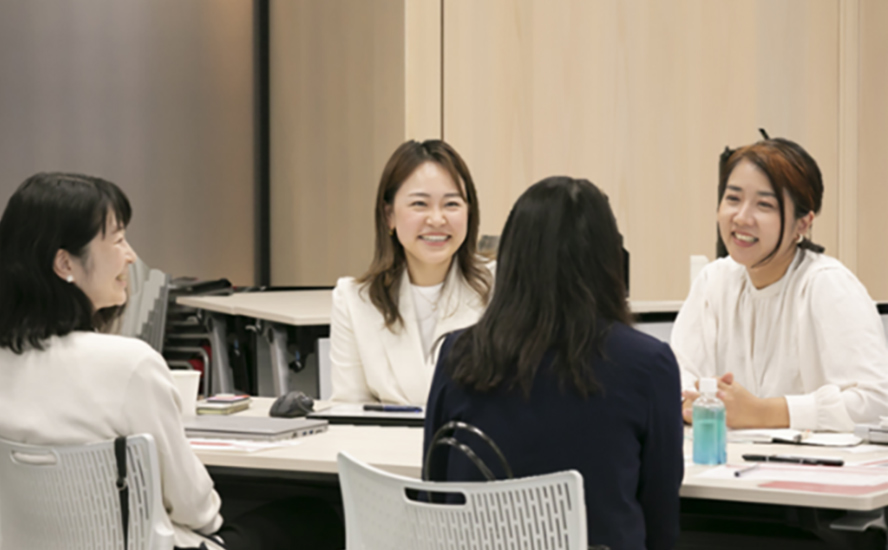 キャリアブレイク中の女性を対象とした交流会の様子